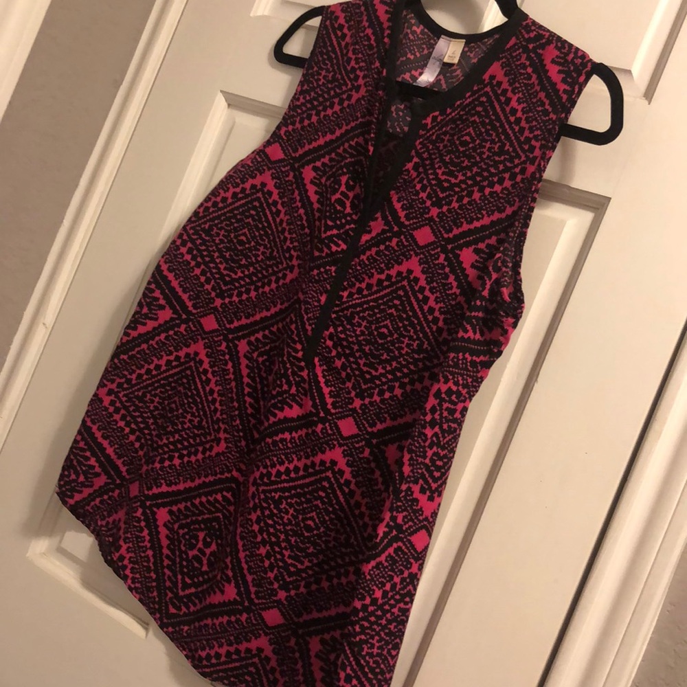 Statement Sleeveless Blouse